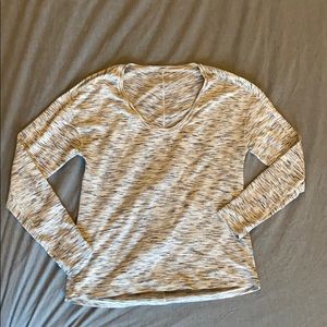 Lululemon long sleeve size 6 heathered